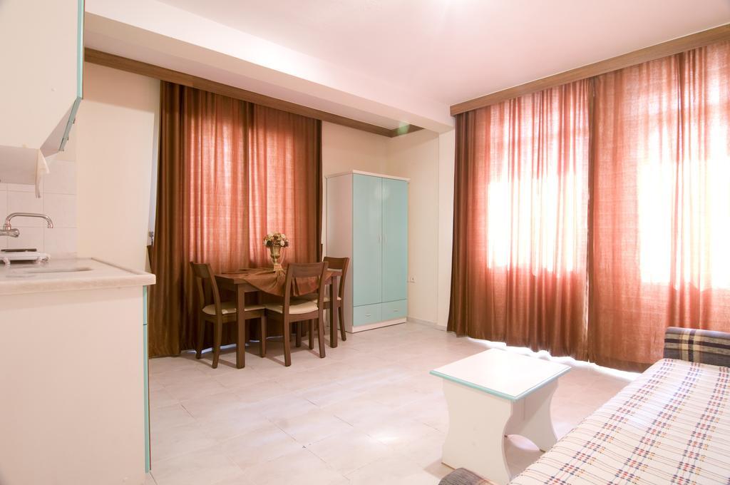 קוסדסי Altinbas Apart Hotel חדר תמונה