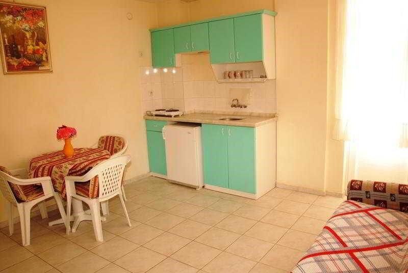 קוסדסי Altinbas Apart Hotel מראה חיצוני תמונה